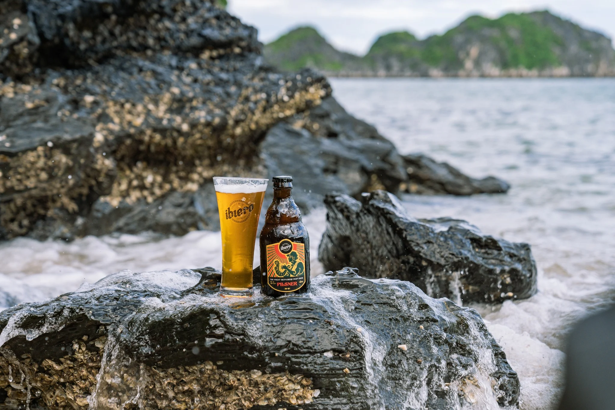 ABV Beer Shop combined with Labtory Brewing Company to open a craft beer making class